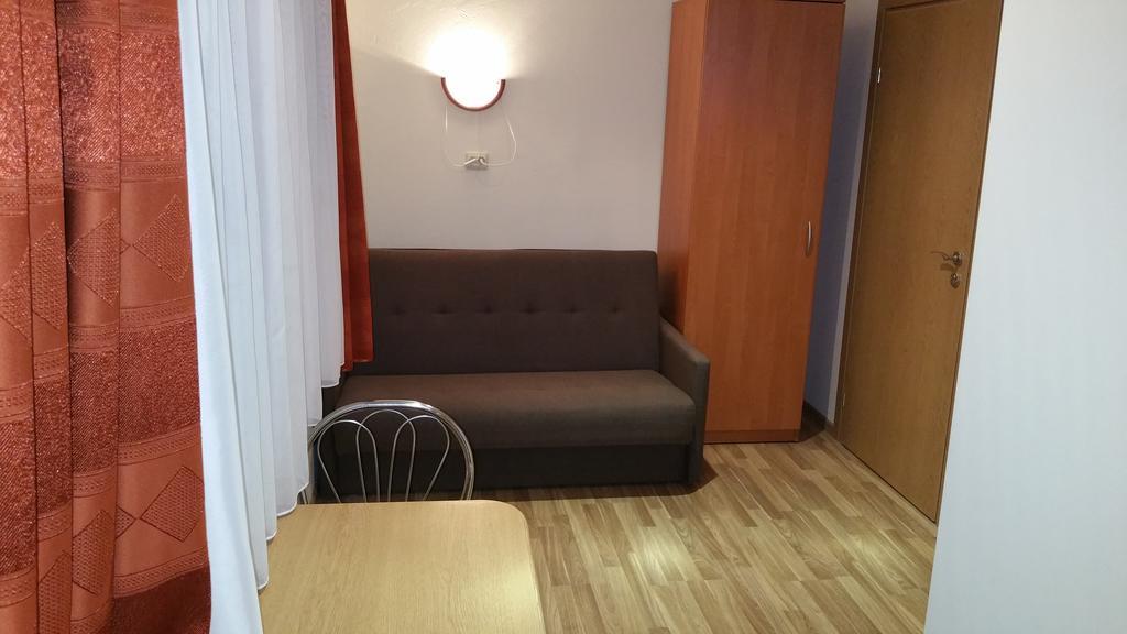 Pas Roma Hotel ซเวนตายิ ภายนอก รูปภาพ