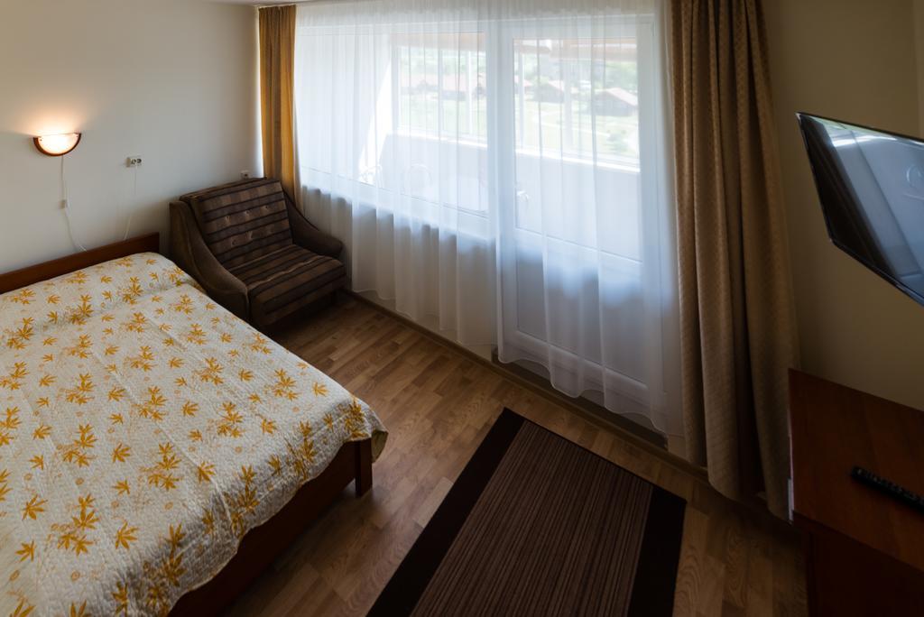 Pas Roma Hotel ซเวนตายิ ภายนอก รูปภาพ