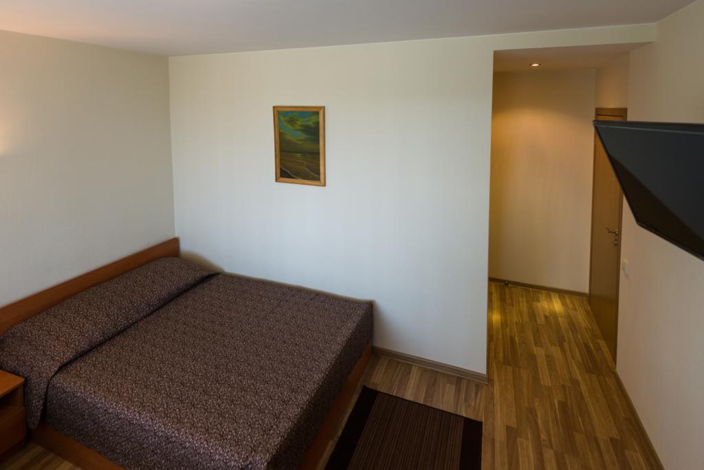 Pas Roma Hotel ซเวนตายิ ภายนอก รูปภาพ