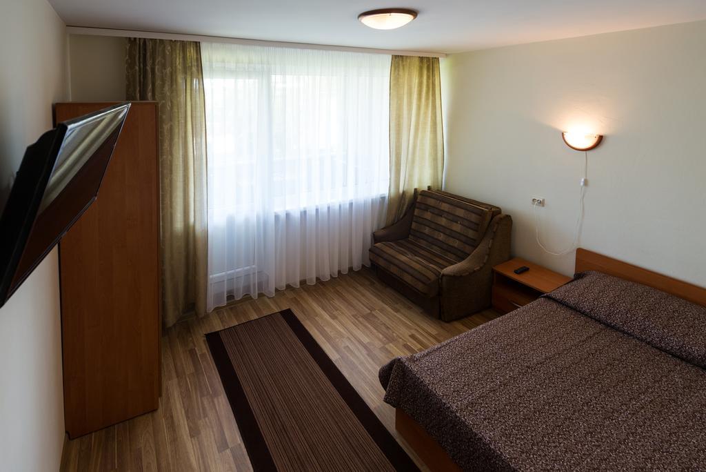 Pas Roma Hotel ซเวนตายิ ภายนอก รูปภาพ